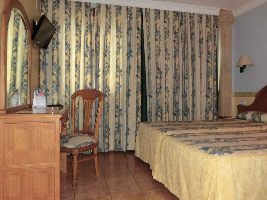 Hotel Las Ruedas Laredo Camera foto