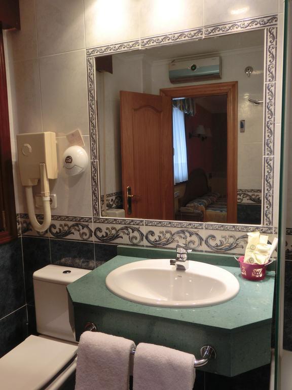 Hotel Las Ruedas Laredo Camera foto