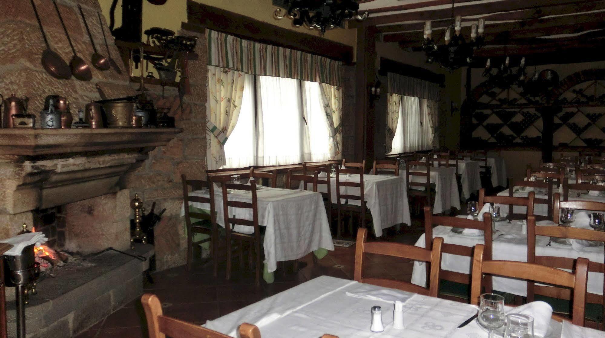 Hotel Las Ruedas Laredo Esterno foto