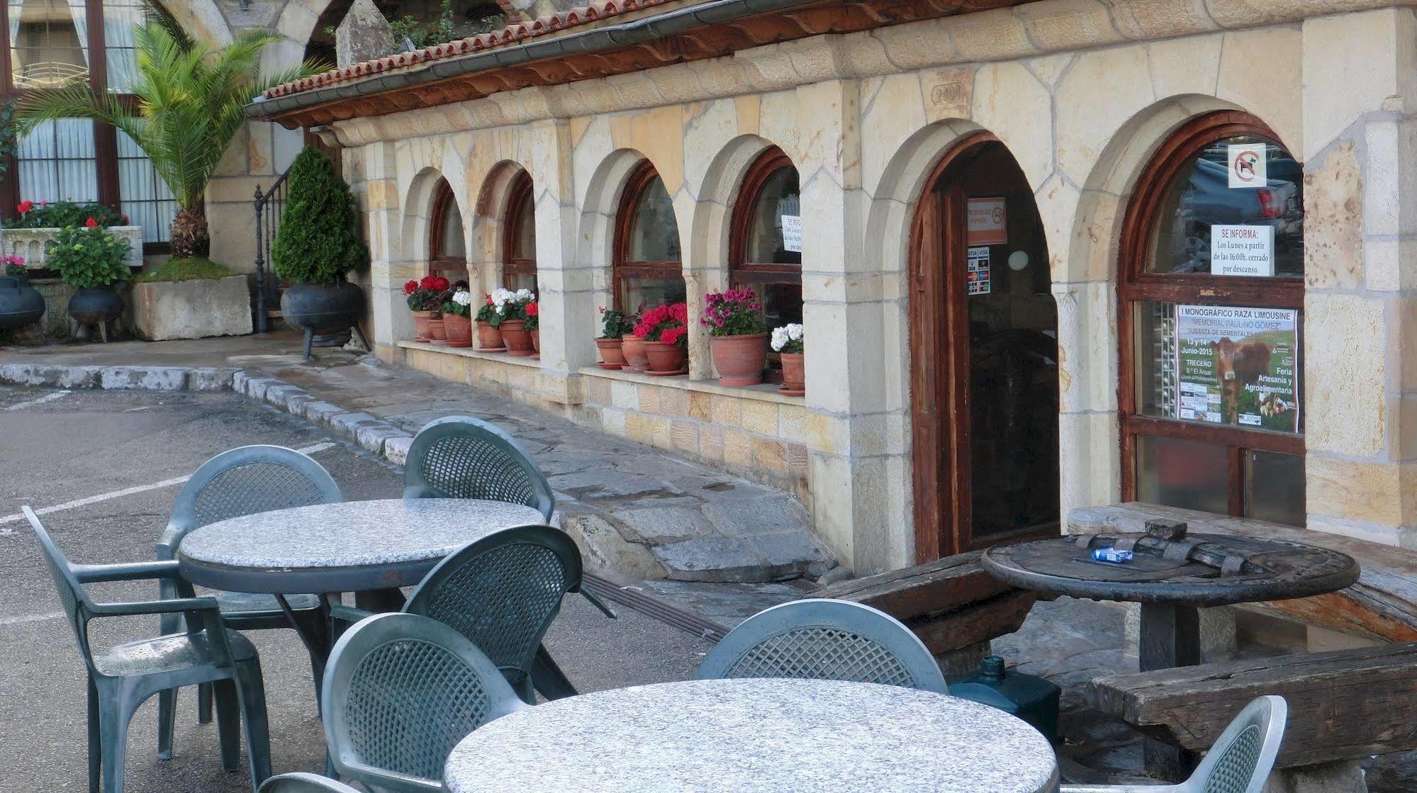 Hotel Las Ruedas Laredo Esterno foto