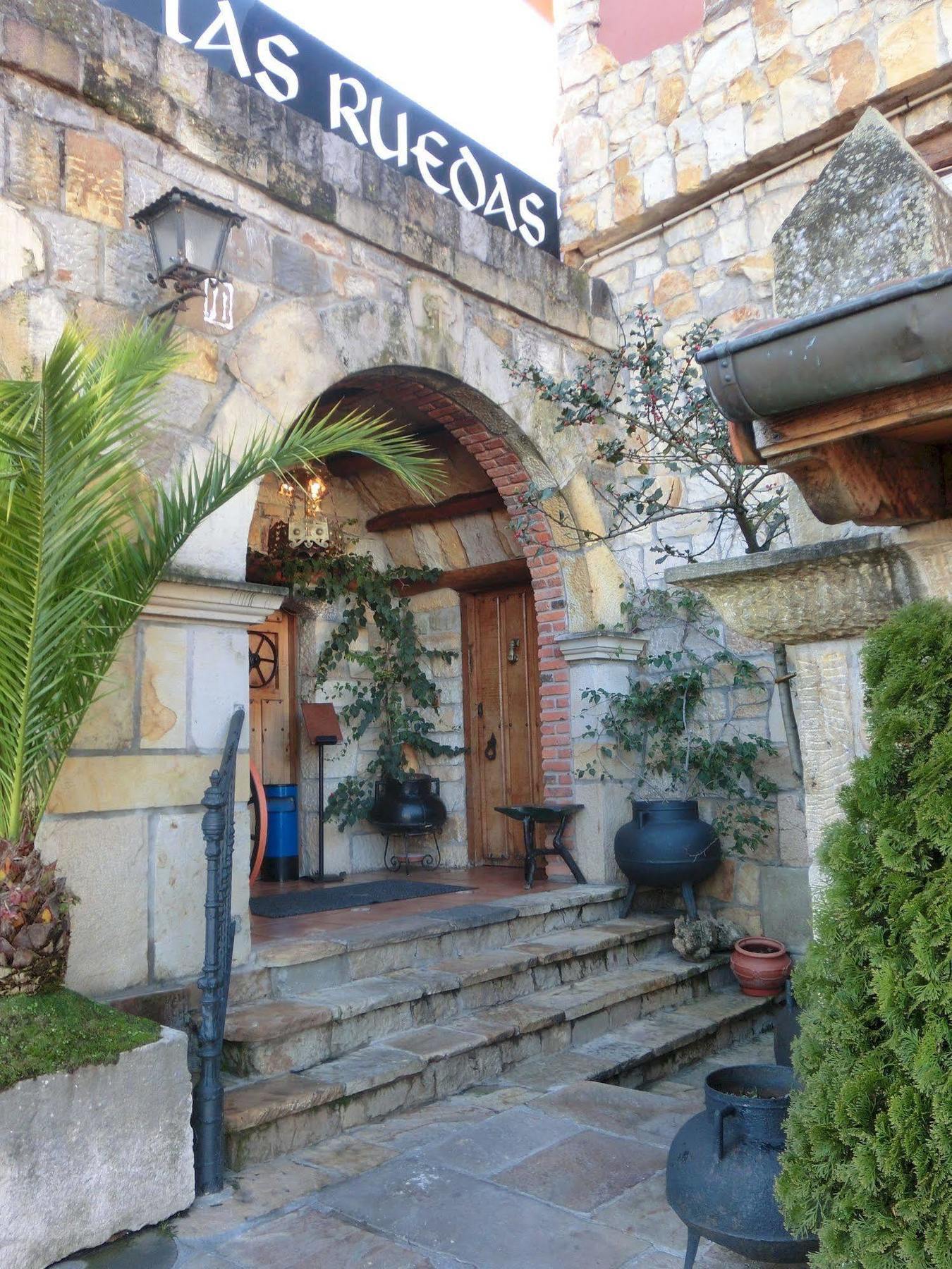 Hotel Las Ruedas Laredo Esterno foto